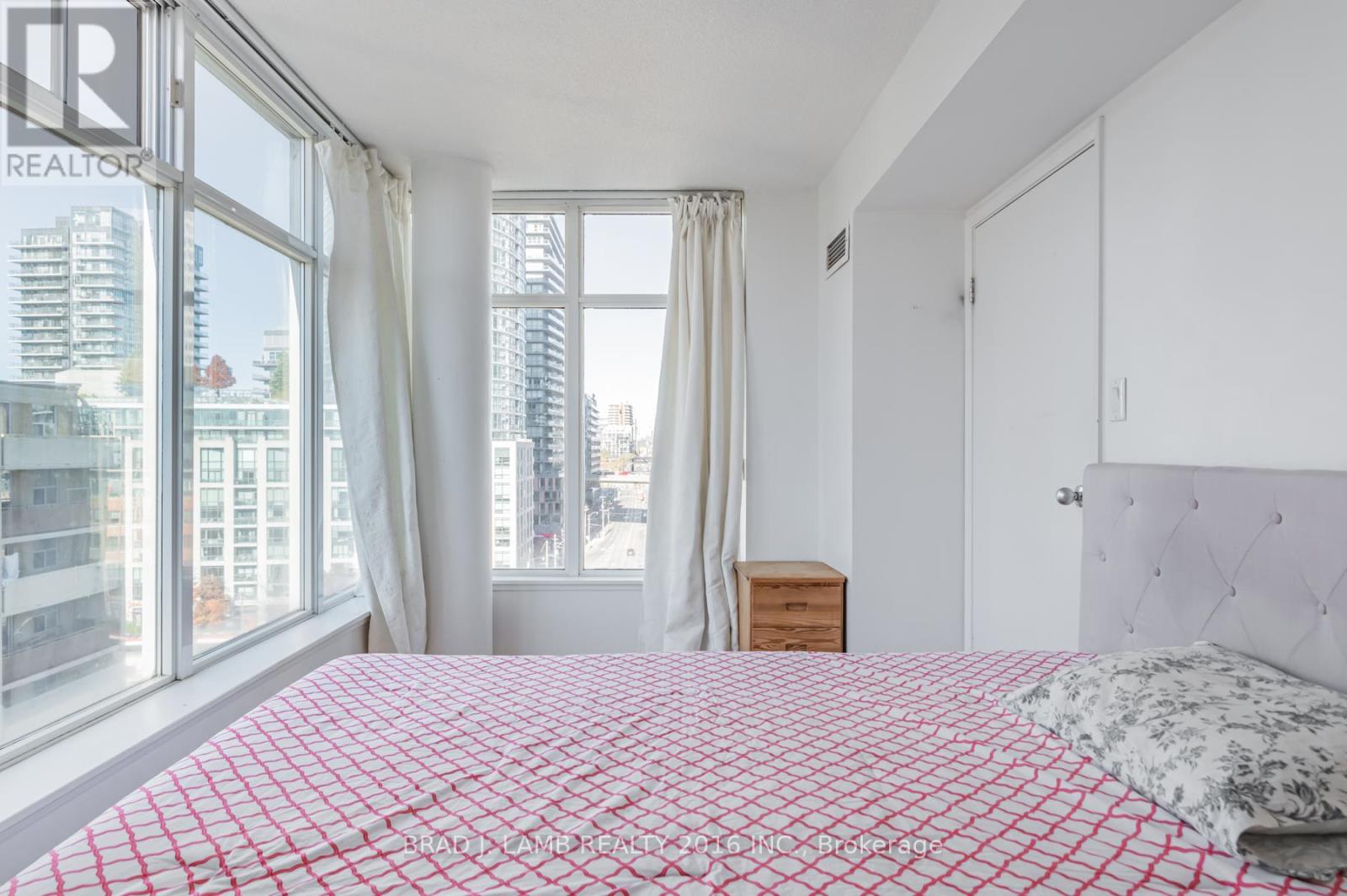1122 - 650 Queens Quay W, Toronto, Ontario  M3V 3N2 - Photo 15 - C12613596