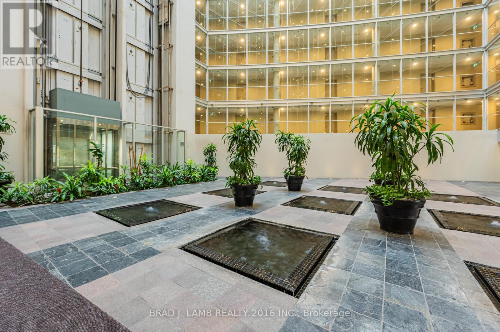 1122 - 650 Queens Quay W, Toronto, Ontario  M3V 3N2 - Photo 22 - C12613596