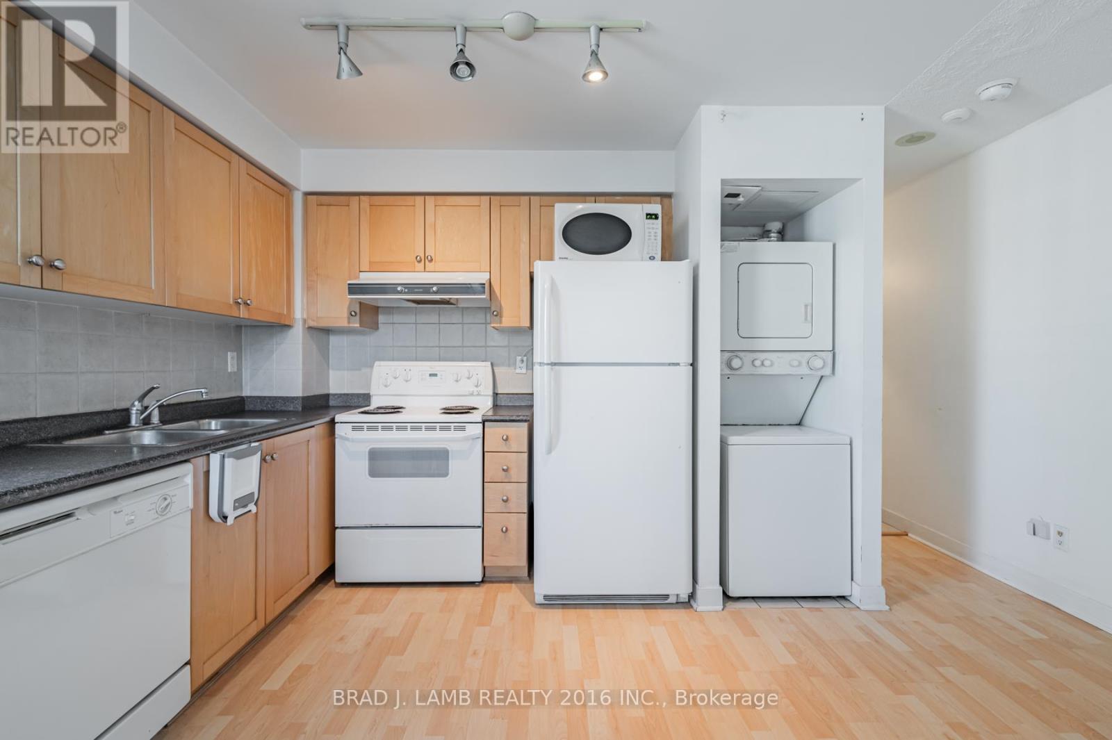 1122 - 650 Queens Quay W, Toronto, Ontario  M3V 3N2 - Photo 6 - C12613596
