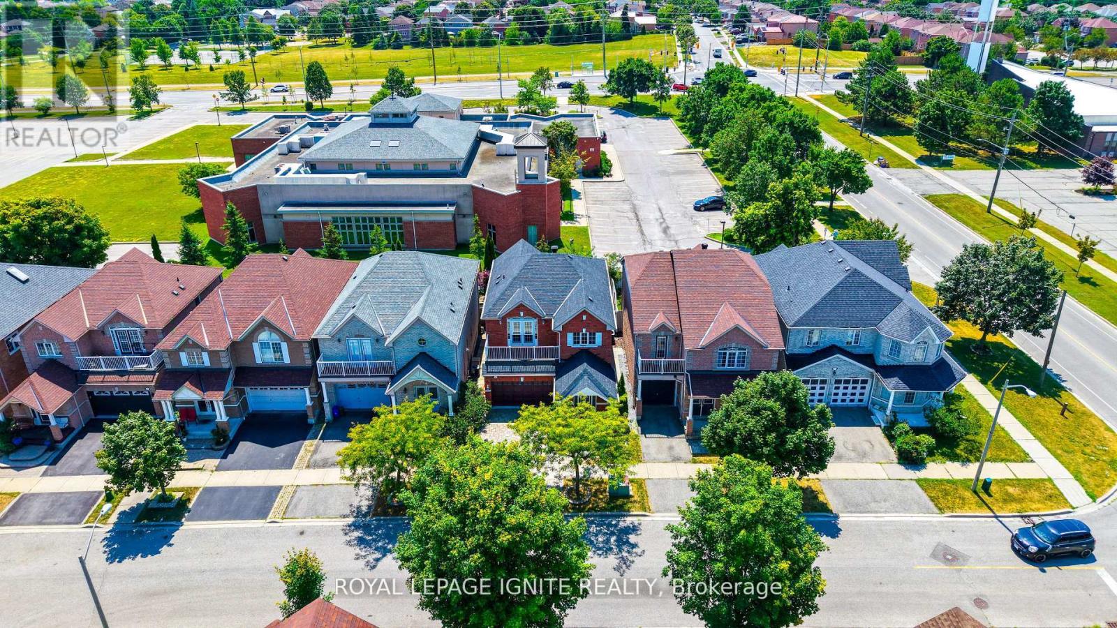 5 Dent Street, Ajax, Ontario  L1T 4E8 - Photo 3 - E12613628