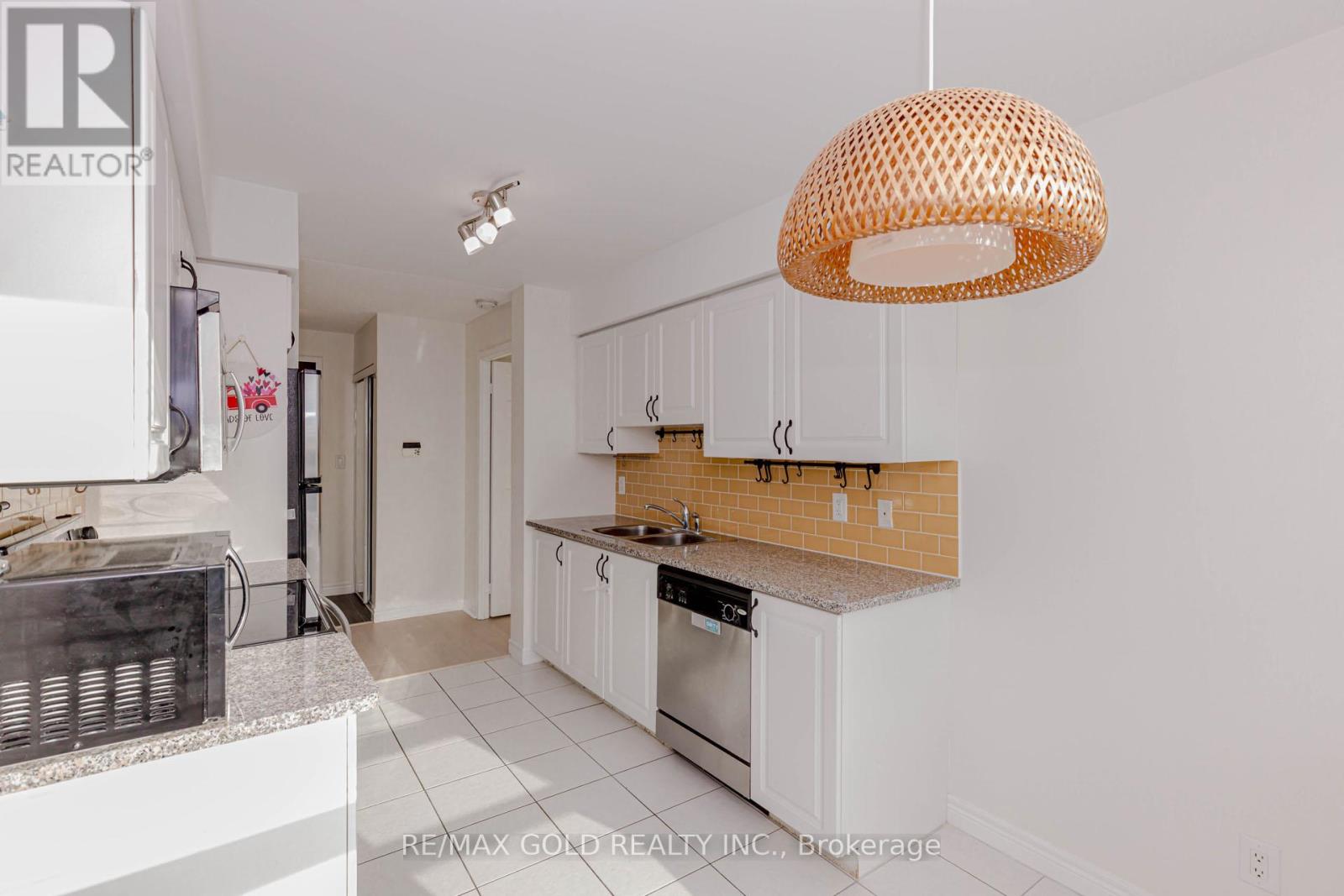 1507 - 208 Enfield Place, Mississauga, Ontario  L5B 0B8 - Photo 23 - W12603224