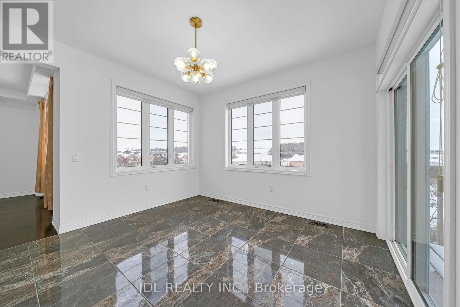 70 Forest Edge Crescent, East Gwillimbury, Ontario  L9N 0S6 - Photo 17 - N12613582