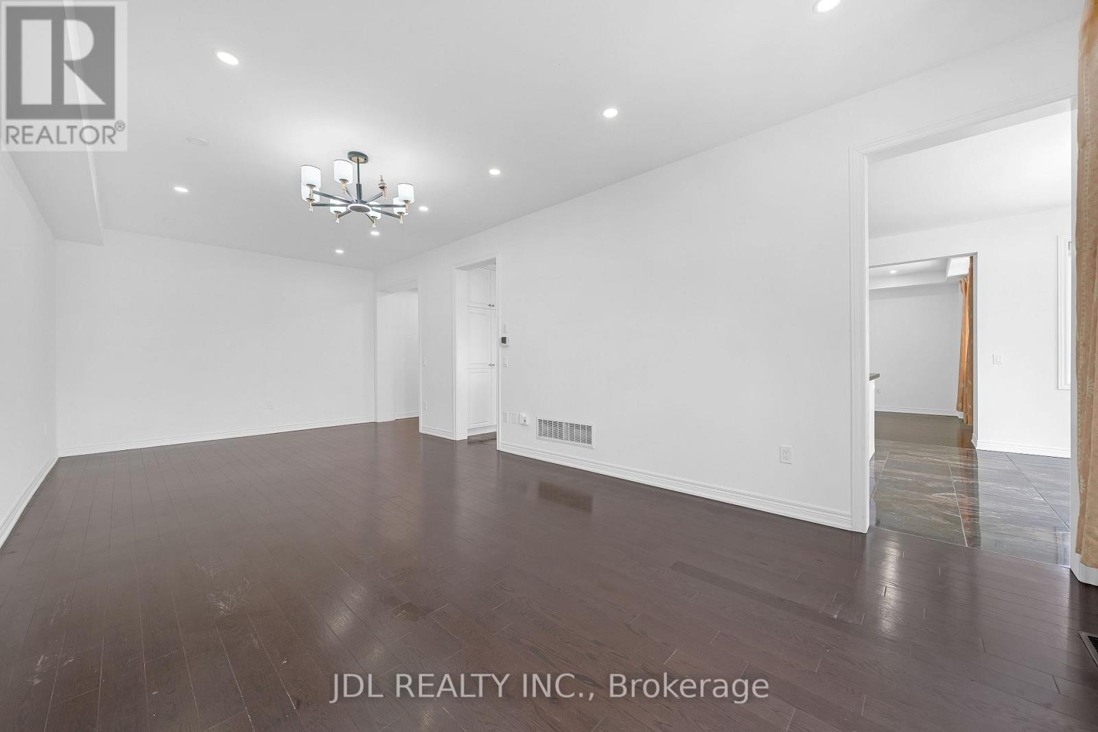 70 Forest Edge Crescent, East Gwillimbury, Ontario  L9N 0S6 - Photo 20 - N12613582