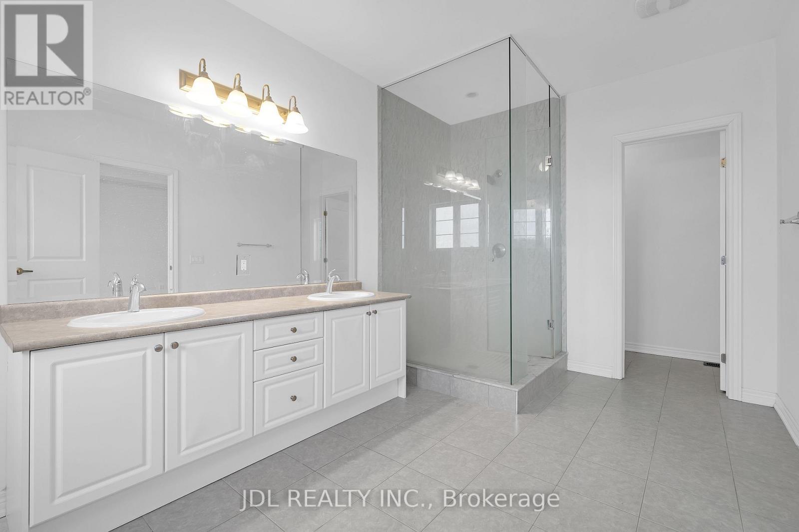 70 Forest Edge Crescent, East Gwillimbury, Ontario  L9N 0S6 - Photo 31 - N12613582