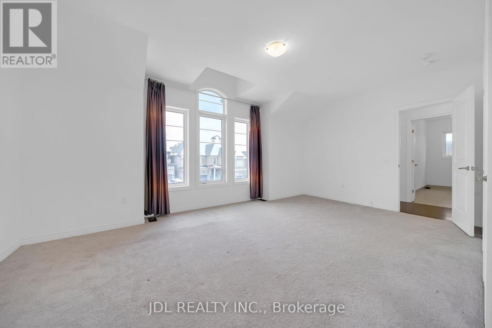 70 Forest Edge Crescent, East Gwillimbury, Ontario  L9N 0S6 - Photo 34 - N12613582