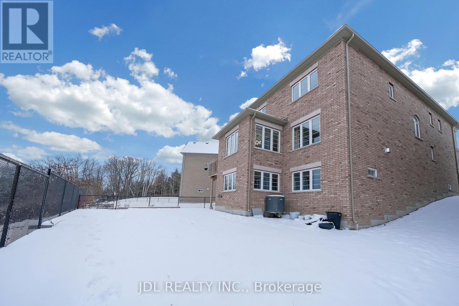 70 Forest Edge Crescent, East Gwillimbury, Ontario  L9N 0S6 - Photo 43 - N12613582