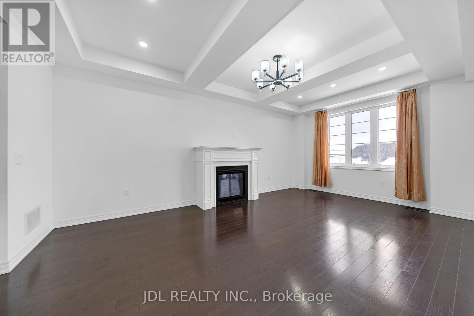 70 Forest Edge Crescent, East Gwillimbury, Ontario  L9N 0S6 - Photo 8 - N12613582