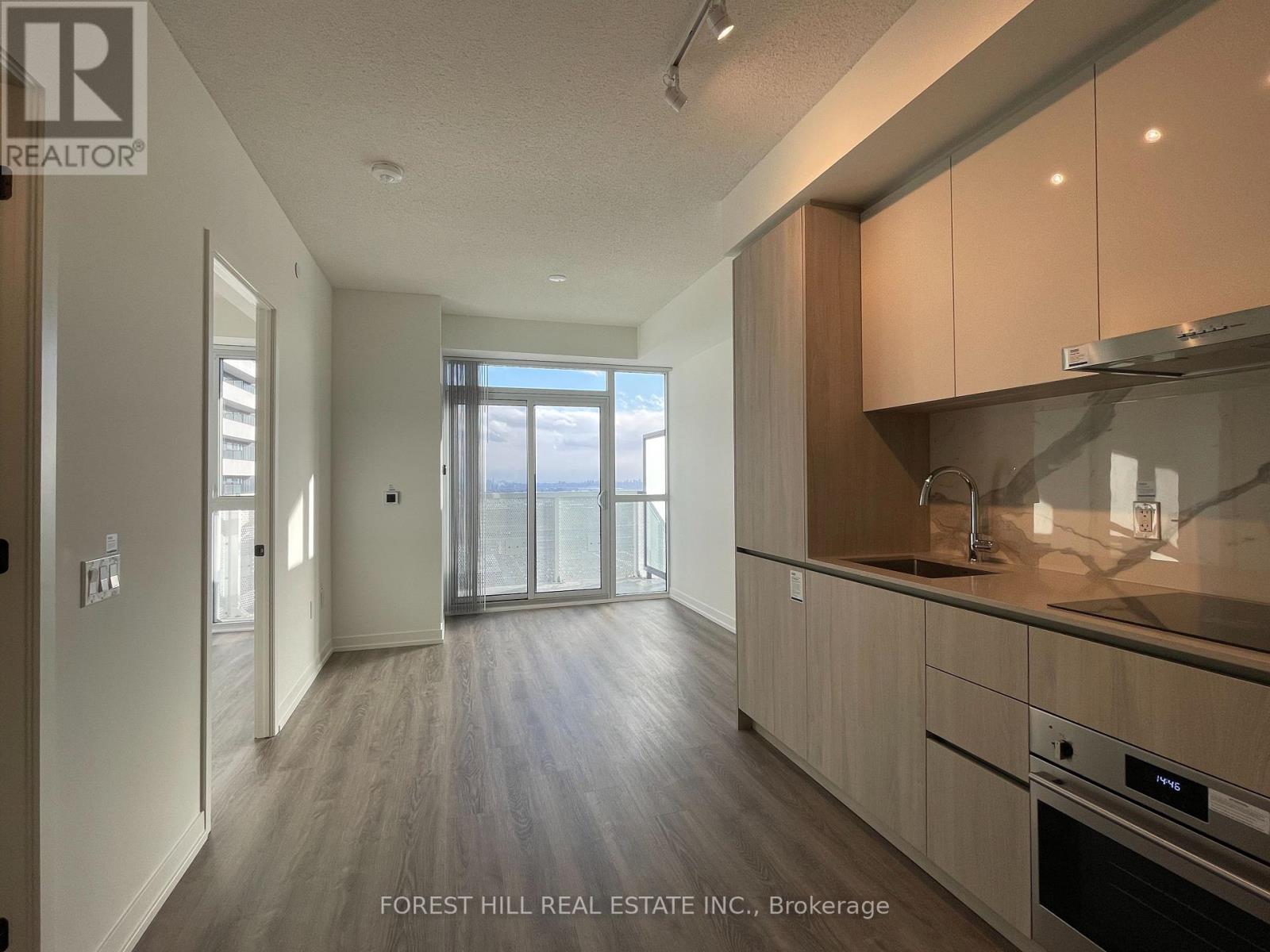 2910 - 8 Interchange Way, Vaughan, Ontario  L4K 0R2 - Photo 4 - N12613592