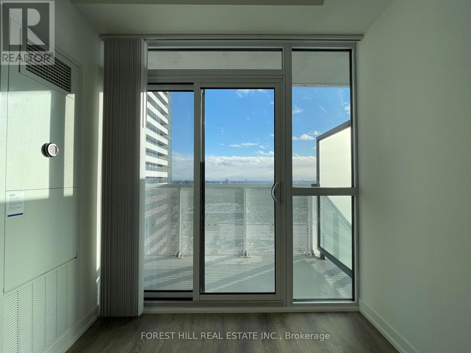 2910 - 8 Interchange Way, Vaughan, Ontario  L4K 0R2 - Photo 8 - N12613592