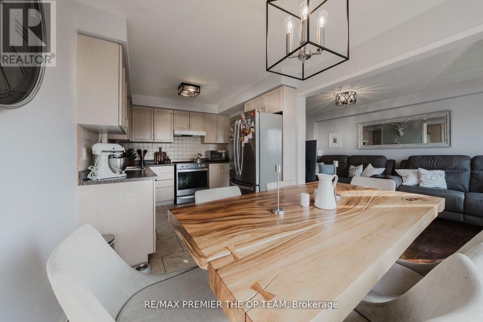 50 Beaverbrook Crescent, Vaughan, Ontario  L6A 3T3 - Photo 11 - N12613656