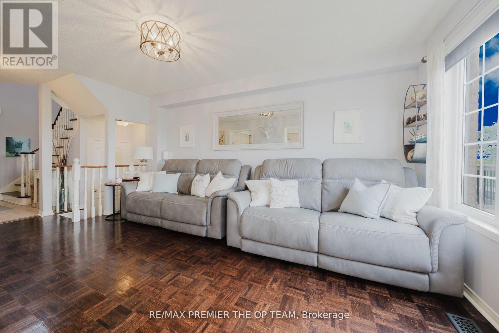 50 Beaverbrook Crescent, Vaughan, Ontario  L6A 3T3 - Photo 7 - N12613656