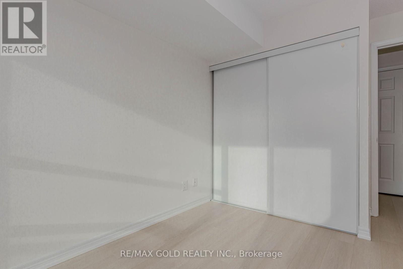 1507 - 208 Enfield Place, Mississauga, Ontario  L5B 0B8 - Photo 32 - W12603224