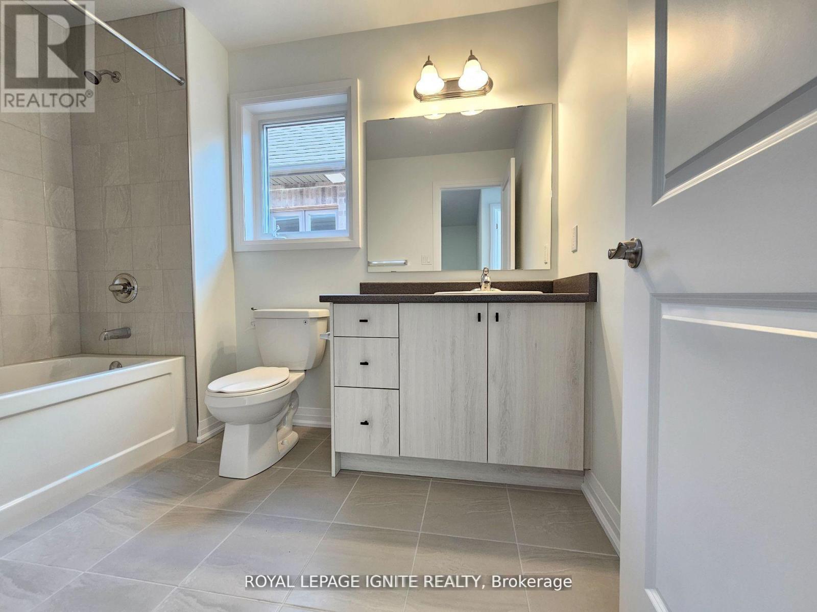 61 Copperhill Heights, Barrie (Painswick South), Ontario  L9J 0K6 - Photo 11 - S12613564