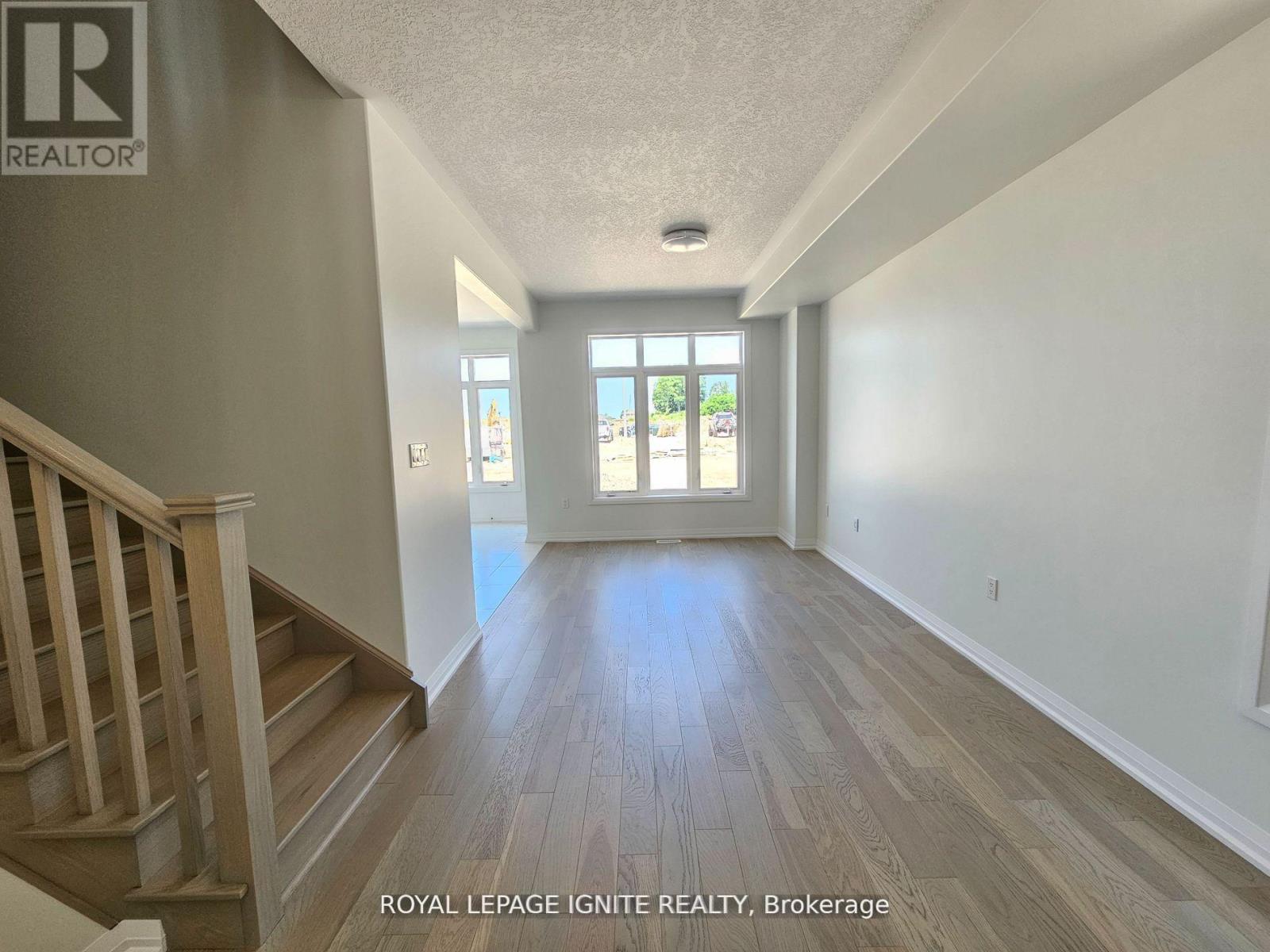 61 Copperhill Heights, Barrie (Painswick South), Ontario  L9J 0K6 - Photo 2 - S12613564