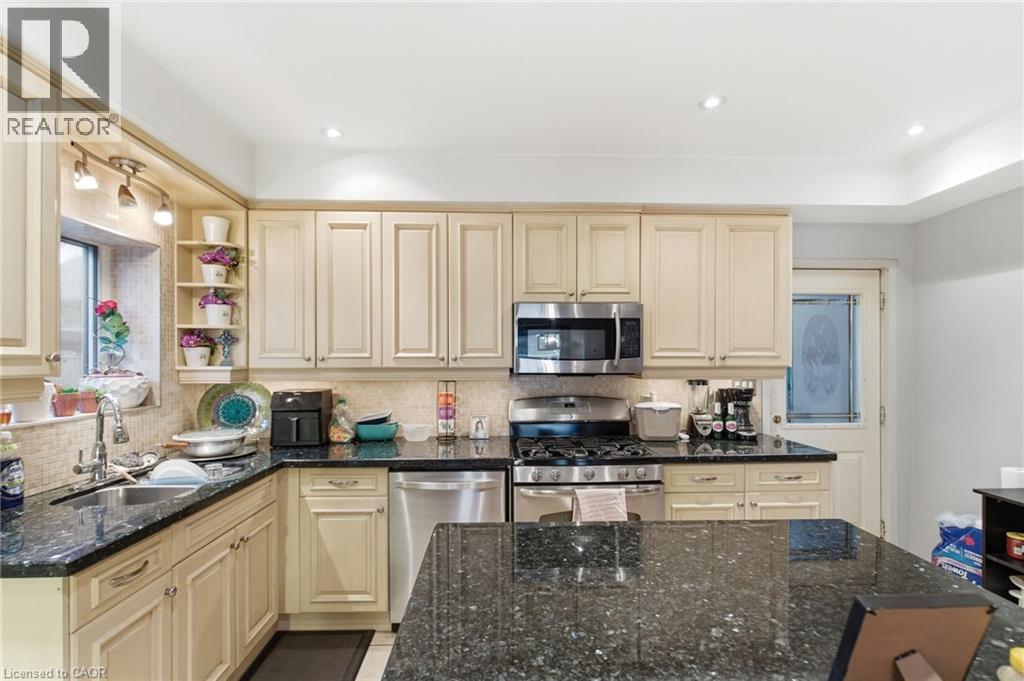 196 Avondale Street, Hamilton, Ontario  L8L 7C3 - Photo 13 - 40790588