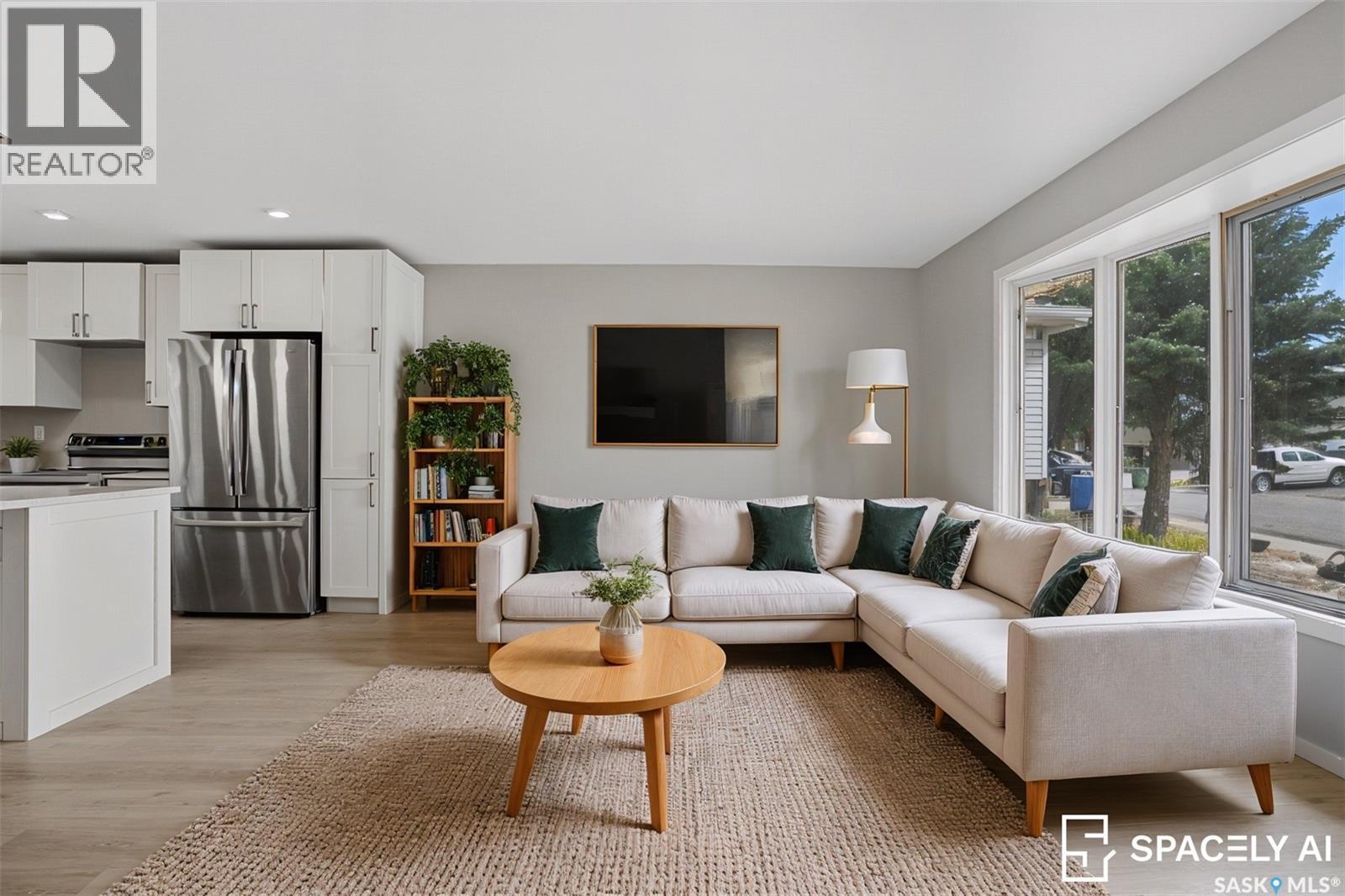 42 Aitken Crescent, Regina, Saskatchewan  S4R 5W7 - Photo 5 - SK019882