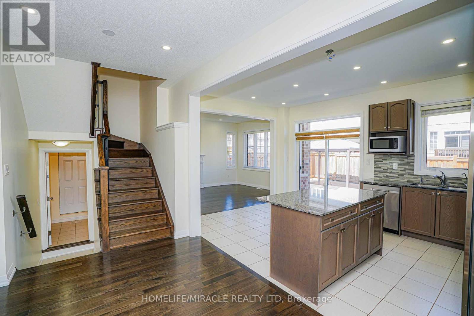 35 Drew Brown Boulevard, Orangeville, Ontario  L9W 6Z6 - Photo 19 - W12613572