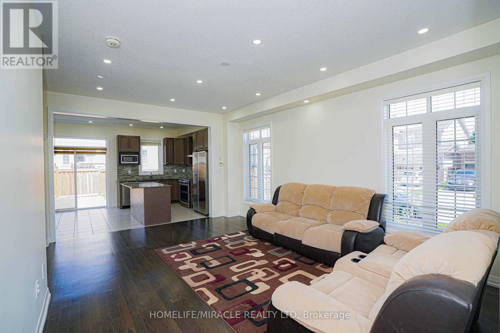 35 Drew Brown Boulevard, Orangeville, Ontario  L9W 6Z6 - Photo 6 - W12613572