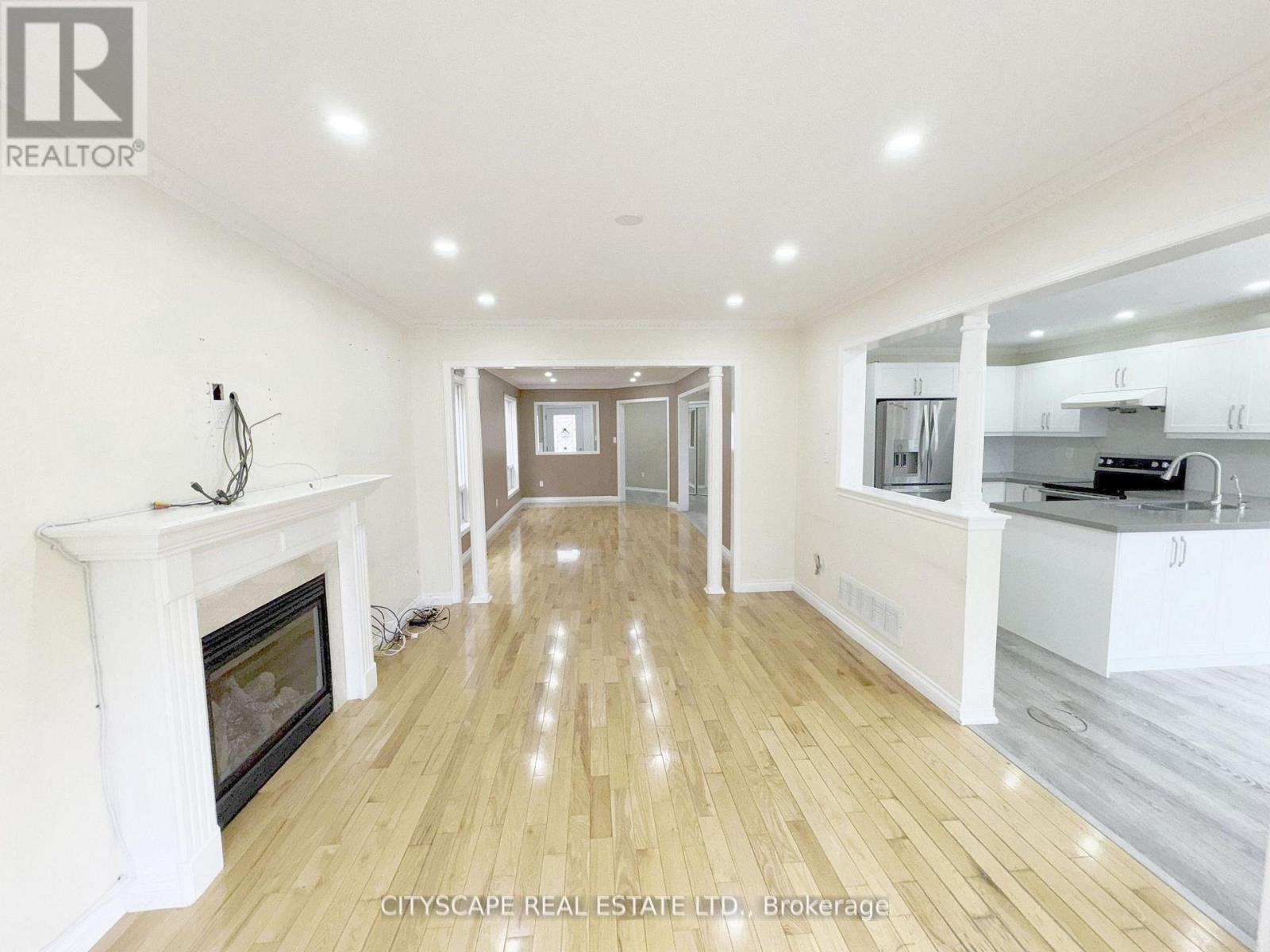 3310 Crimson King Circle, Mississauga, Ontario  L5W 8M8 - Photo 13 - W12613624