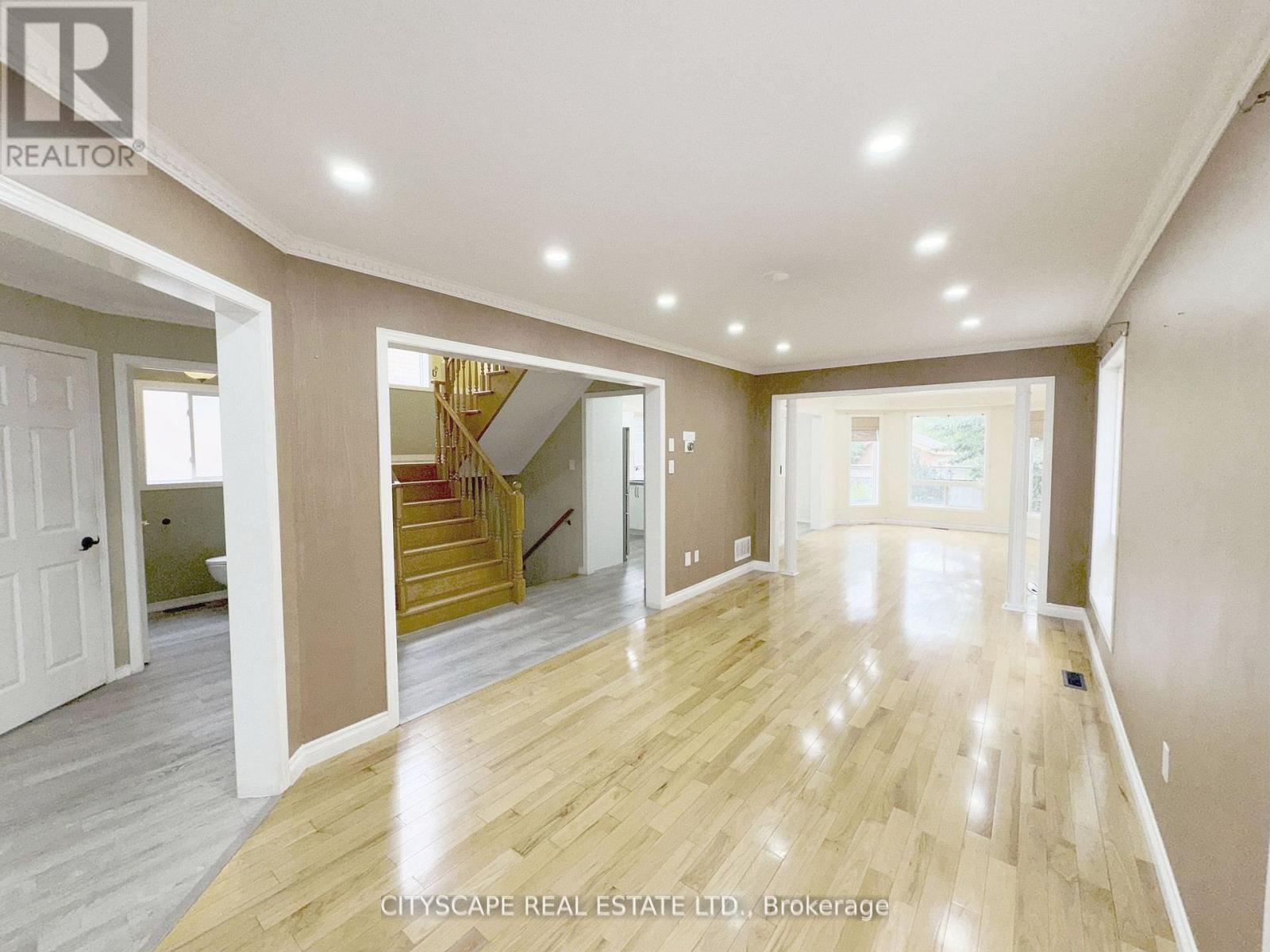 3310 Crimson King Circle, Mississauga, Ontario  L5W 8M8 - Photo 16 - W12613624