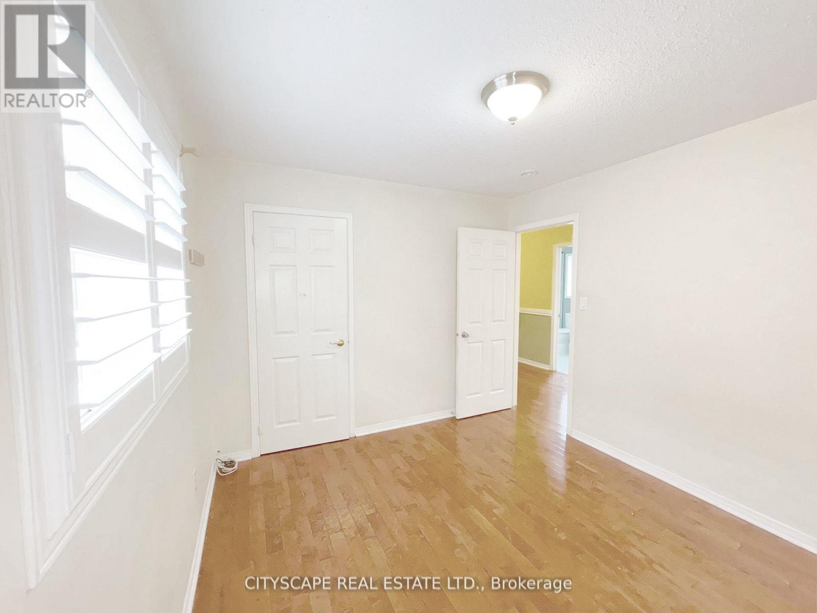 3310 Crimson King Circle, Mississauga, Ontario  L5W 8M8 - Photo 25 - W12613624