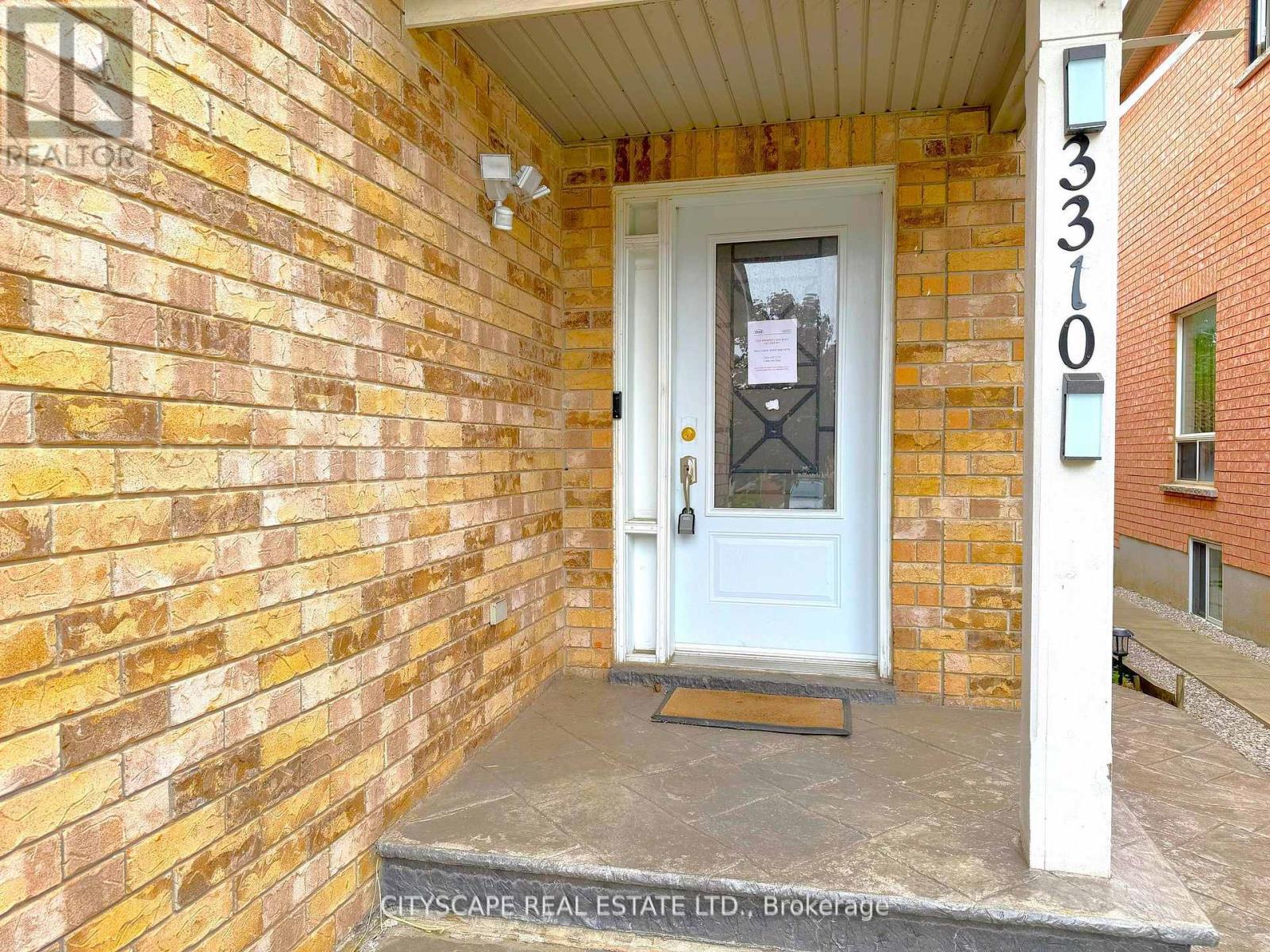 3310 Crimson King Circle, Mississauga, Ontario  L5W 8M8 - Photo 3 - W12613624