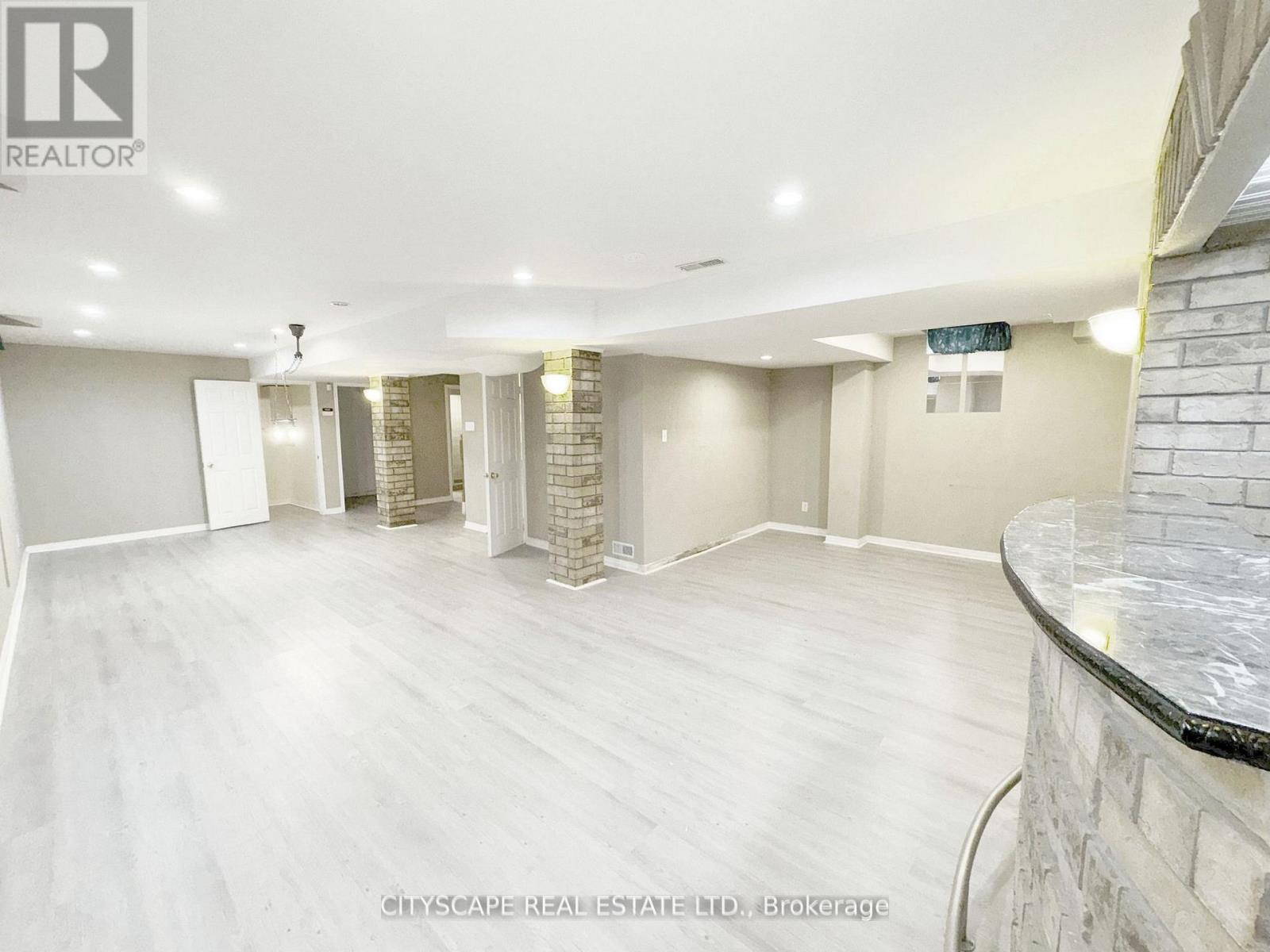 3310 Crimson King Circle, Mississauga, Ontario  L5W 8M8 - Photo 35 - W12613624