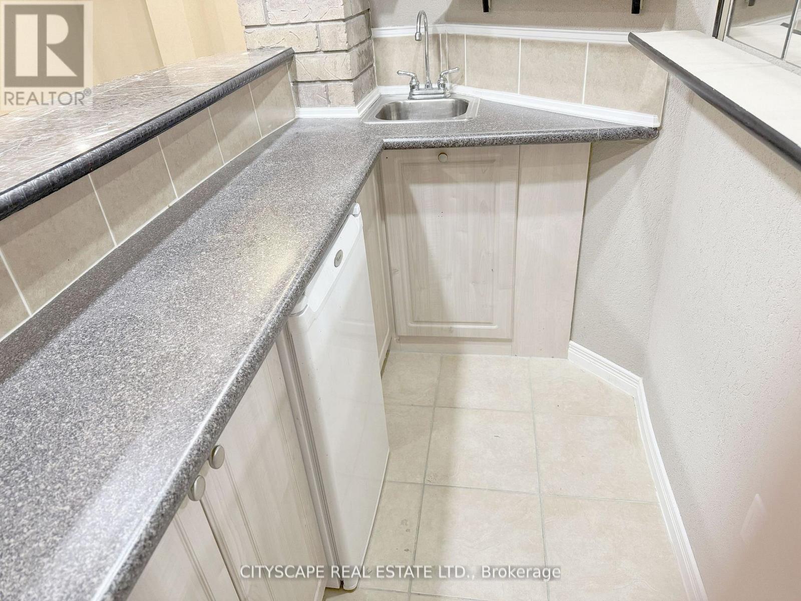 3310 Crimson King Circle, Mississauga, Ontario  L5W 8M8 - Photo 37 - W12613624