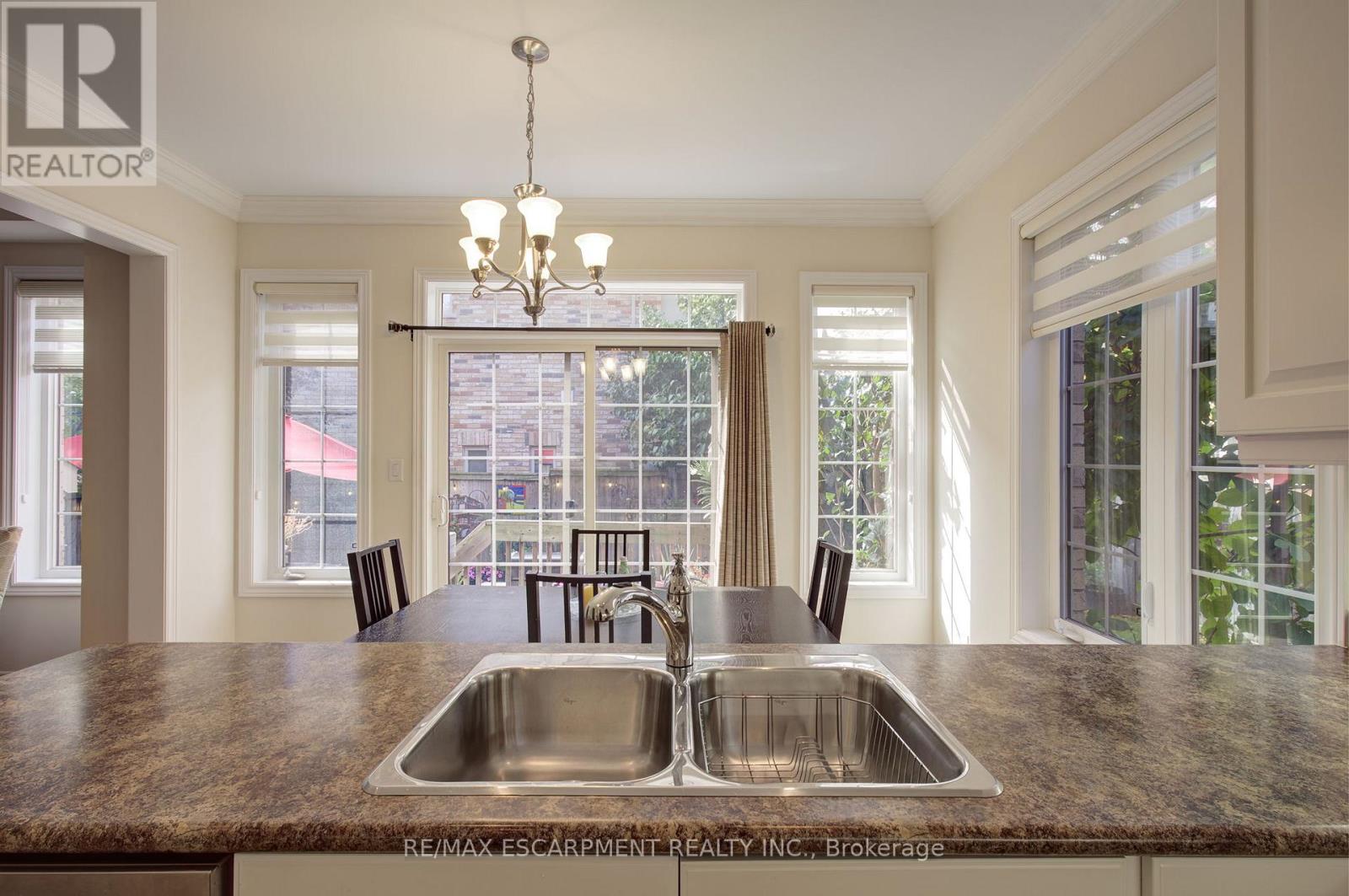 3308 Granite Gate, Burlington, Ontario  L7M 0L7 - Photo 14 - W12613648