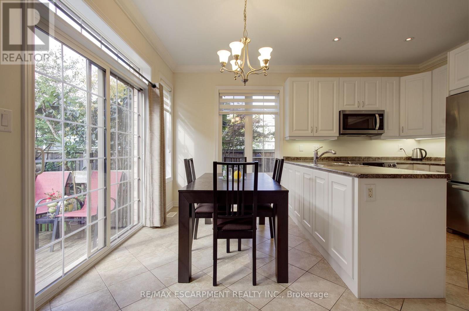 3308 Granite Gate, Burlington, Ontario  L7M 0L7 - Photo 17 - W12613648