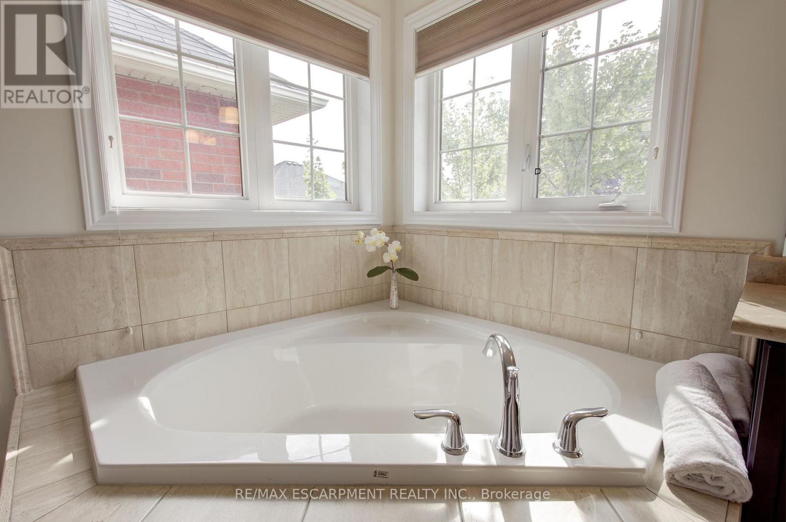 3308 Granite Gate, Burlington, Ontario  L7M 0L7 - Photo 28 - W12613648