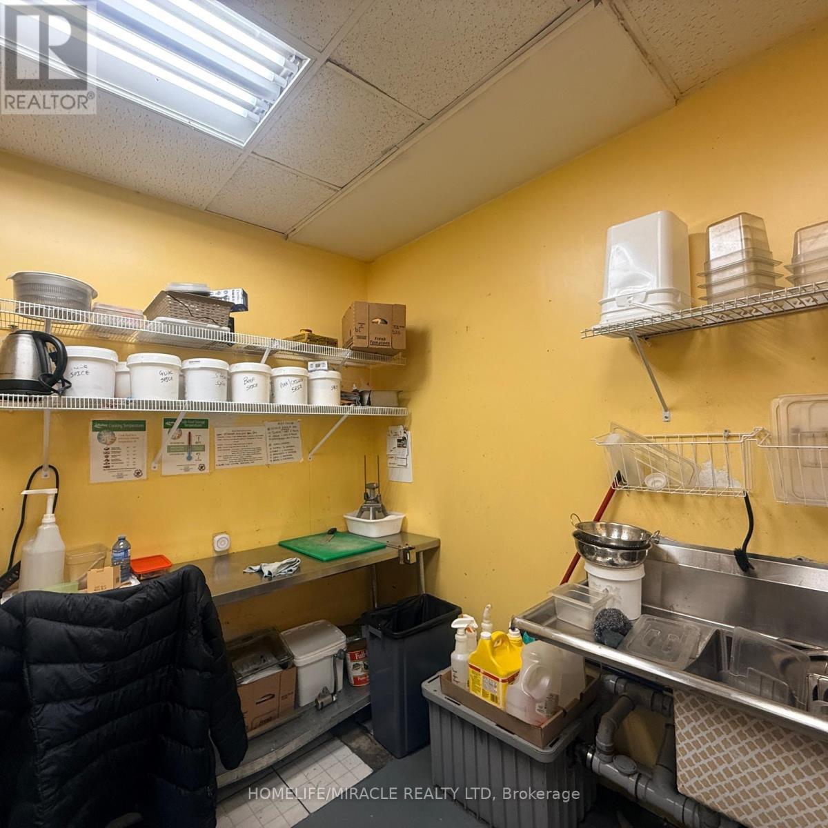 2320 Royal Windsor Drive, Oakville, Ontario  L6J 7Y1 - Photo 11 - W12613650