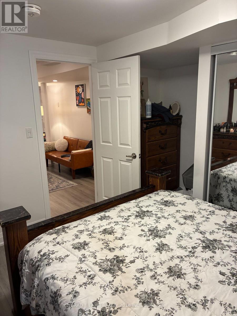 Bsmt - 922 Mays Crescent, Mississauga, Ontario  L5V 2G6 - Photo 11 - W12613676