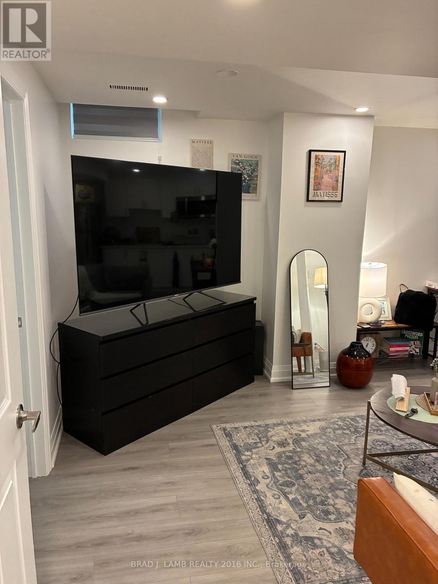 Bsmt - 922 Mays Crescent, Mississauga, Ontario  L5V 2G6 - Photo 4 - W12613676