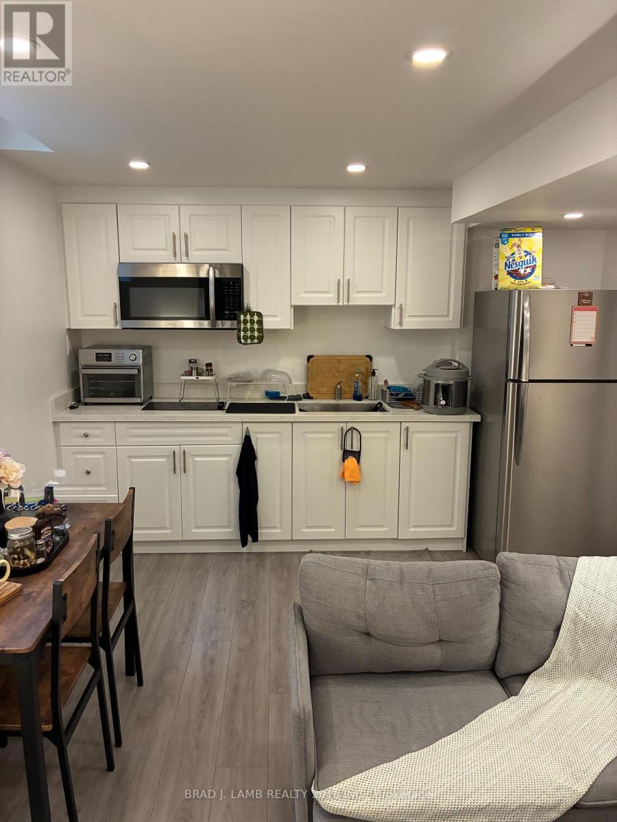 Bsmt - 922 Mays Crescent, Mississauga, Ontario  L5V 2G6 - Photo 7 - W12613676