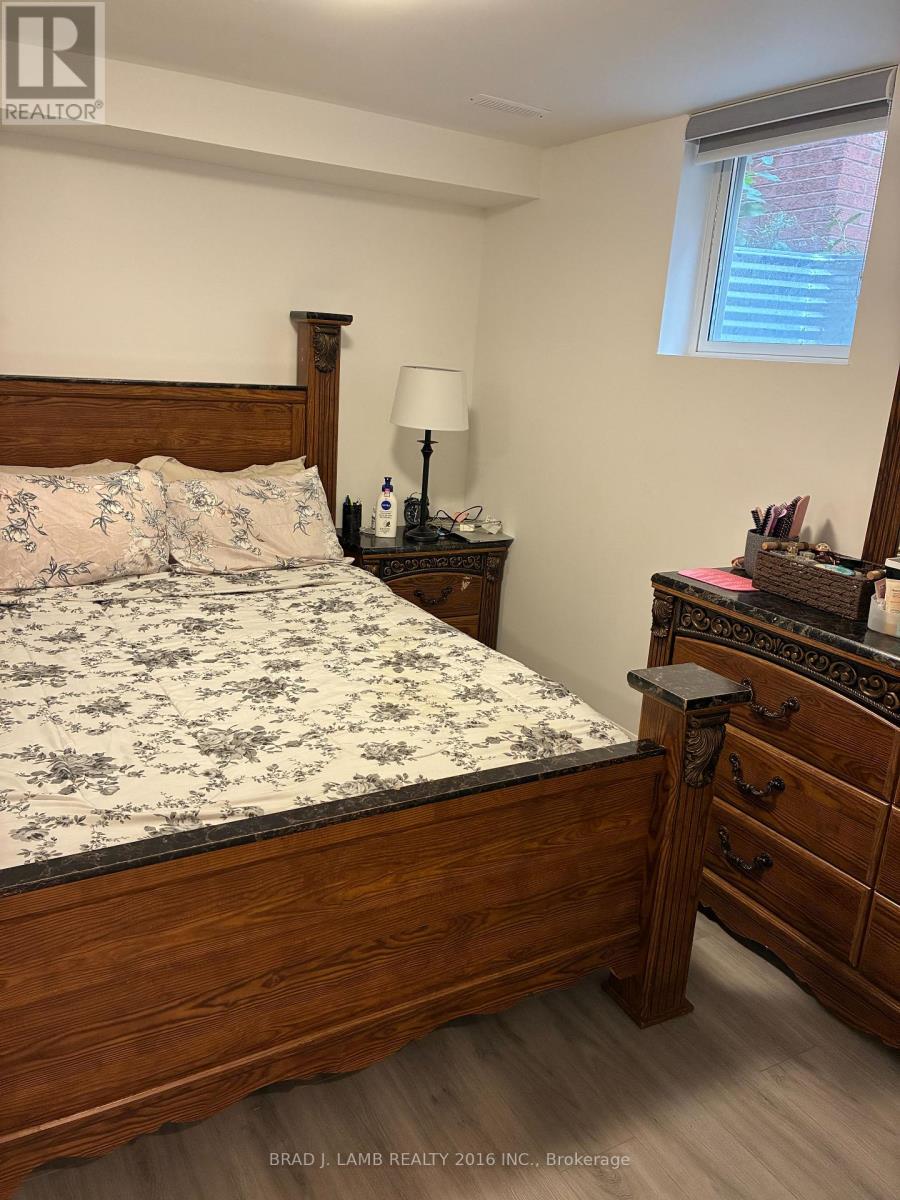 Bsmt - 922 Mays Crescent, Mississauga, Ontario  L5V 2G6 - Photo 8 - W12613676