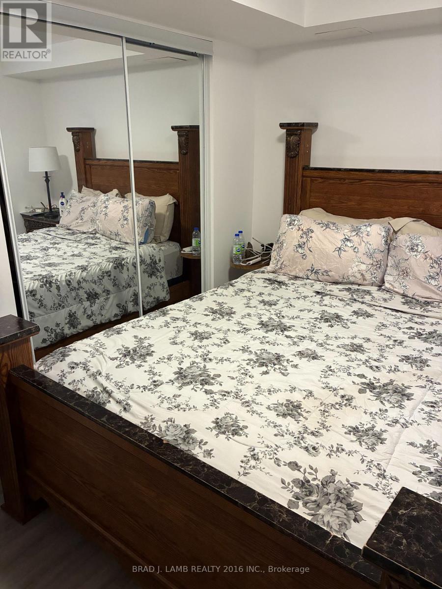 Bsmt - 922 Mays Crescent, Mississauga, Ontario  L5V 2G6 - Photo 9 - W12613676