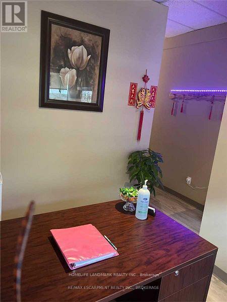 682 Concession Street E, Hamilton, Ontario  L8V 4T9 - Photo 2 - X12613580