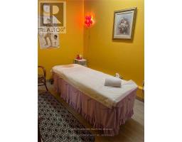 682 CONCESSION STREET E, Hamilton, Ontario