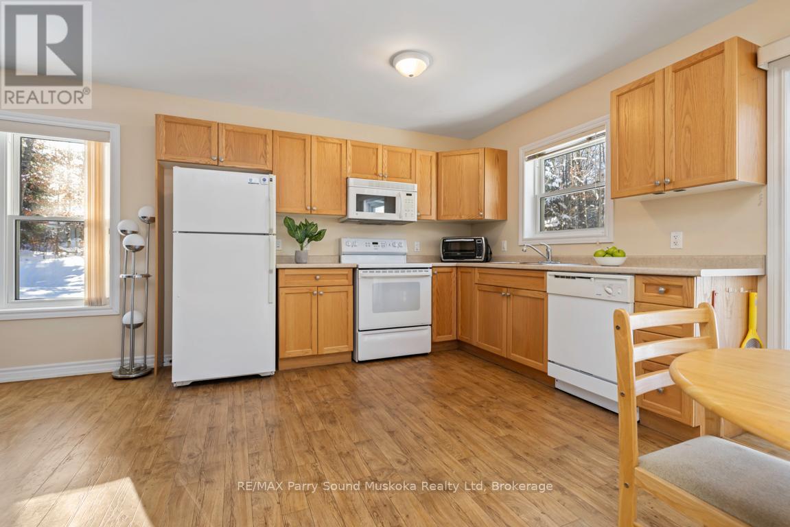 17 - 25 Seguin Place, Seguin (Humphrey), Ontario  P2A 1B2 - Photo 10 - X12613754