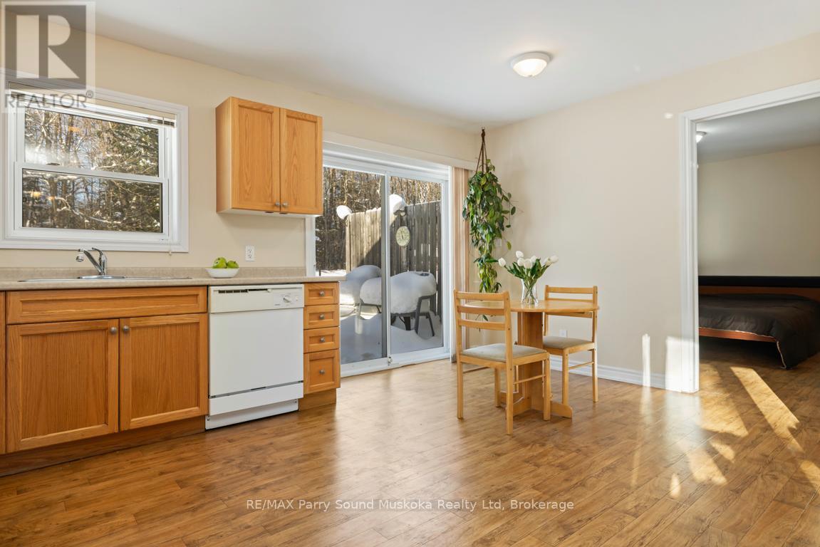 17 - 25 Seguin Place, Seguin (Humphrey), Ontario  P2A 1B2 - Photo 11 - X12613754