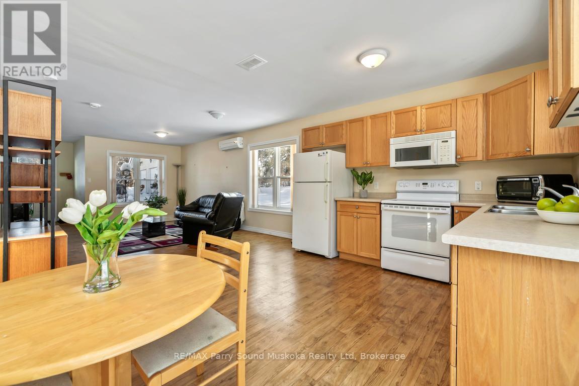 17 - 25 Seguin Place, Seguin (Humphrey), Ontario  P2A 1B2 - Photo 12 - X12613754