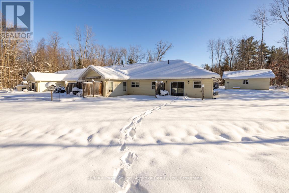 17 - 25 Seguin Place, Seguin (Humphrey), Ontario  P2A 1B2 - Photo 4 - X12613754