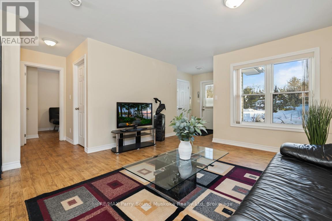 17 - 25 Seguin Place, Seguin (Humphrey), Ontario  P2A 1B2 - Photo 6 - X12613754