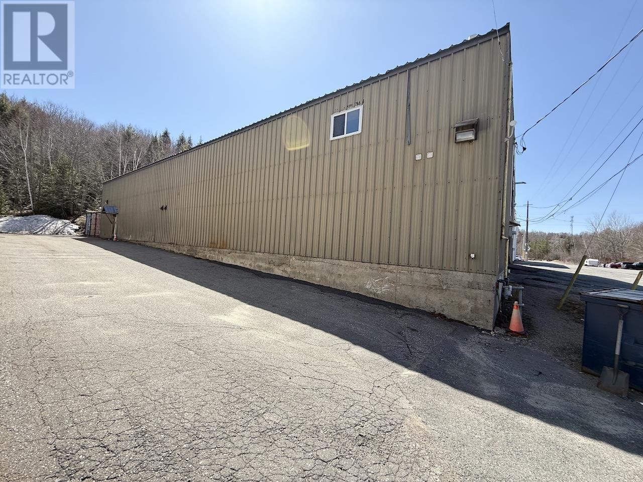 37 Perini Rd, Elliot Lake, Ontario  P5A 2T1 - Photo 4 - SM250407