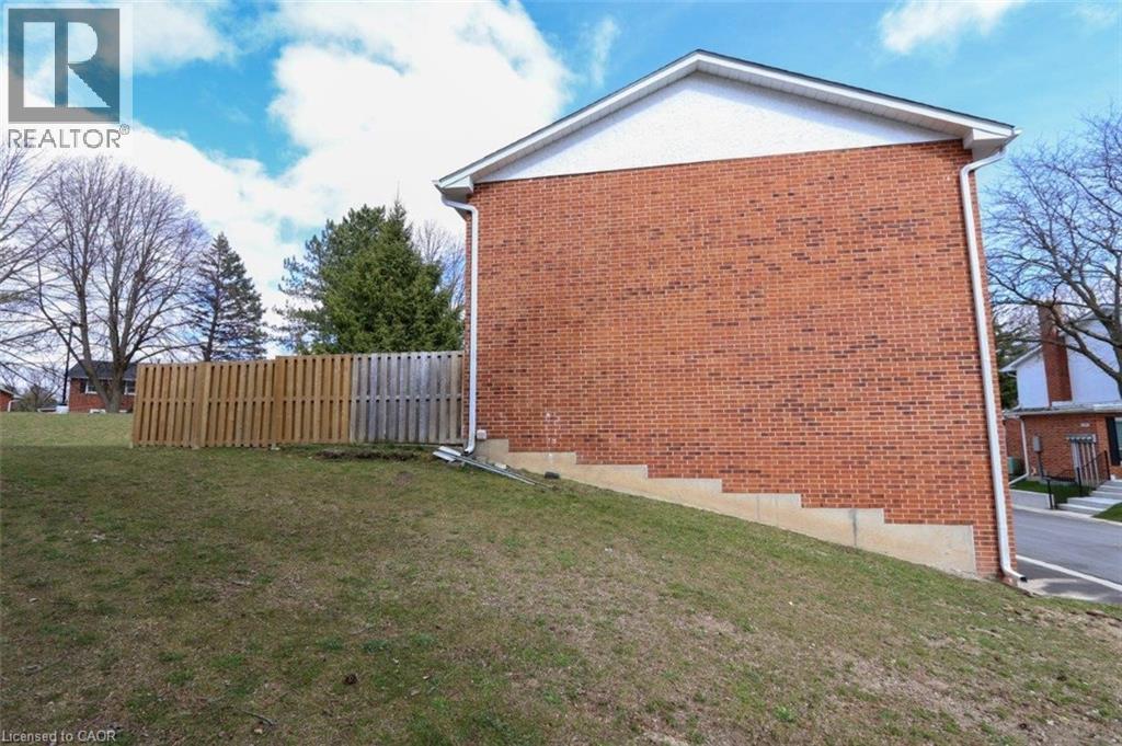 411 Keats Way Unit# 1, Waterloo, Ontario  N2L 5S7 - Photo 5 - 40779368