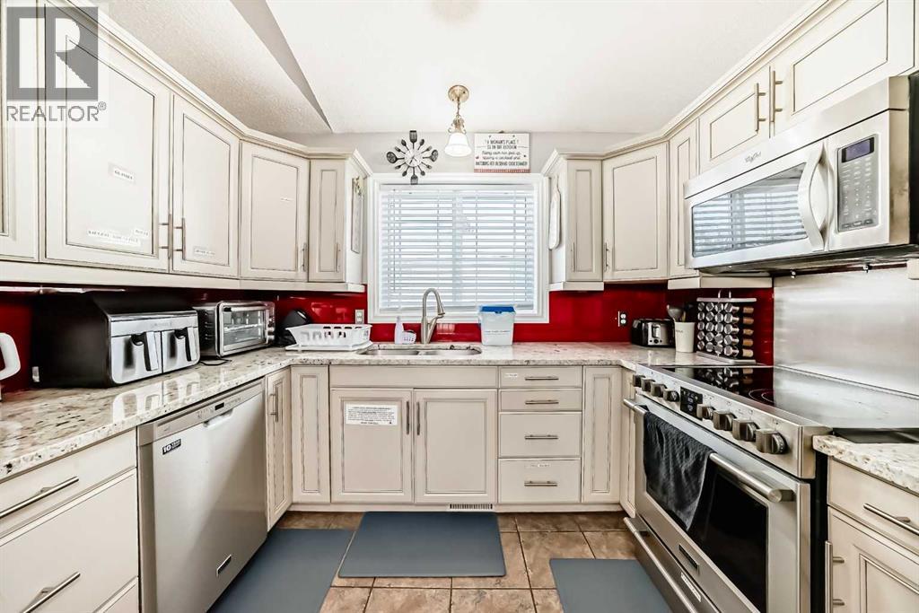 33 Martinridge Road Ne, Calgary, Alberta  t3j 3l4 - Photo 8 - A2273053