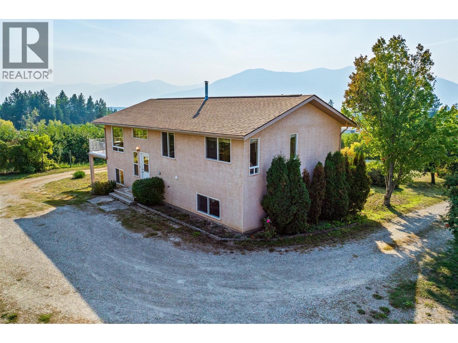 1701 Erickson Road, Creston, British Columbia V0B 1G3 - Photo 1 - 10370895