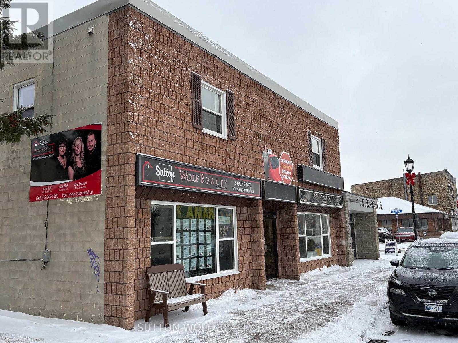 48 FRONT STREET E, Strathroy-Caradoc, Ontario