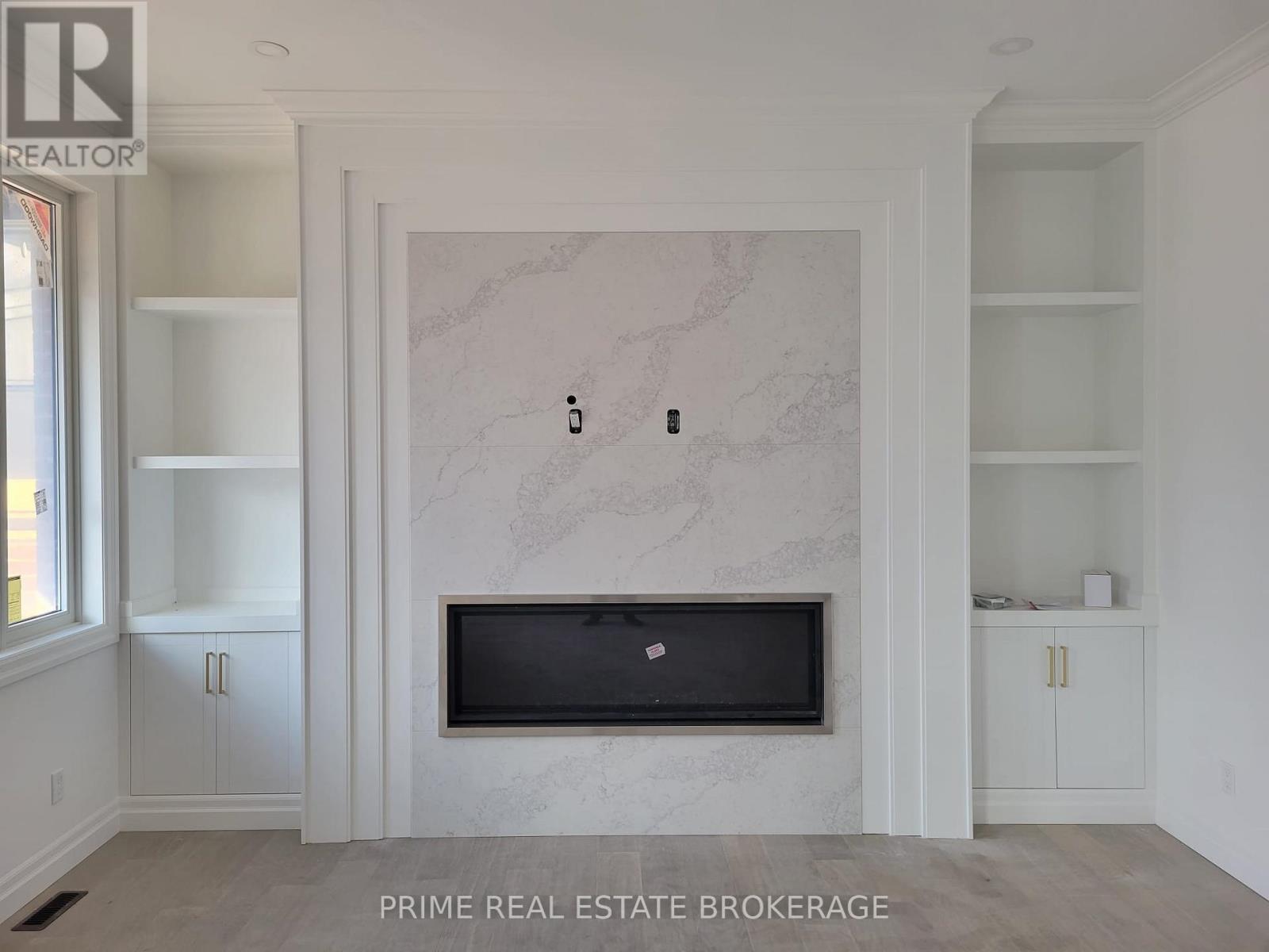 10142 Pinery Bluffs Road, Lambton Shores, Ontario  N0M 1T0 - Photo 16 - X12355902